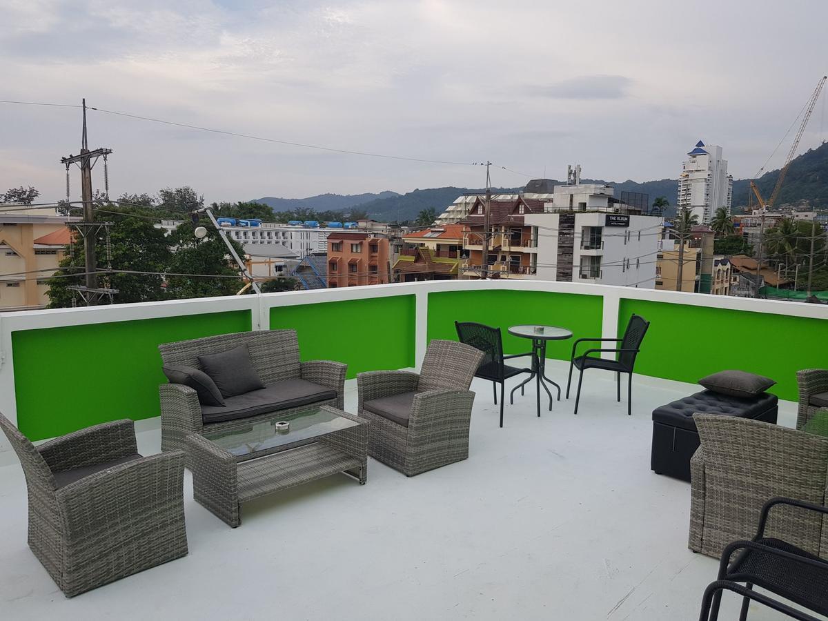 Centre Point Patong With Rooftop Terrace Exterior foto